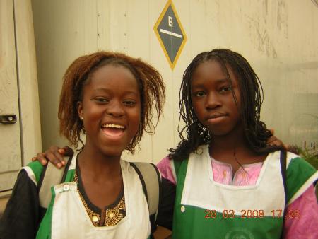 ami ndiaye en noir et aida faye en rose